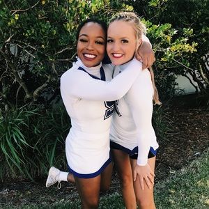 Meet your Posher, Chloe